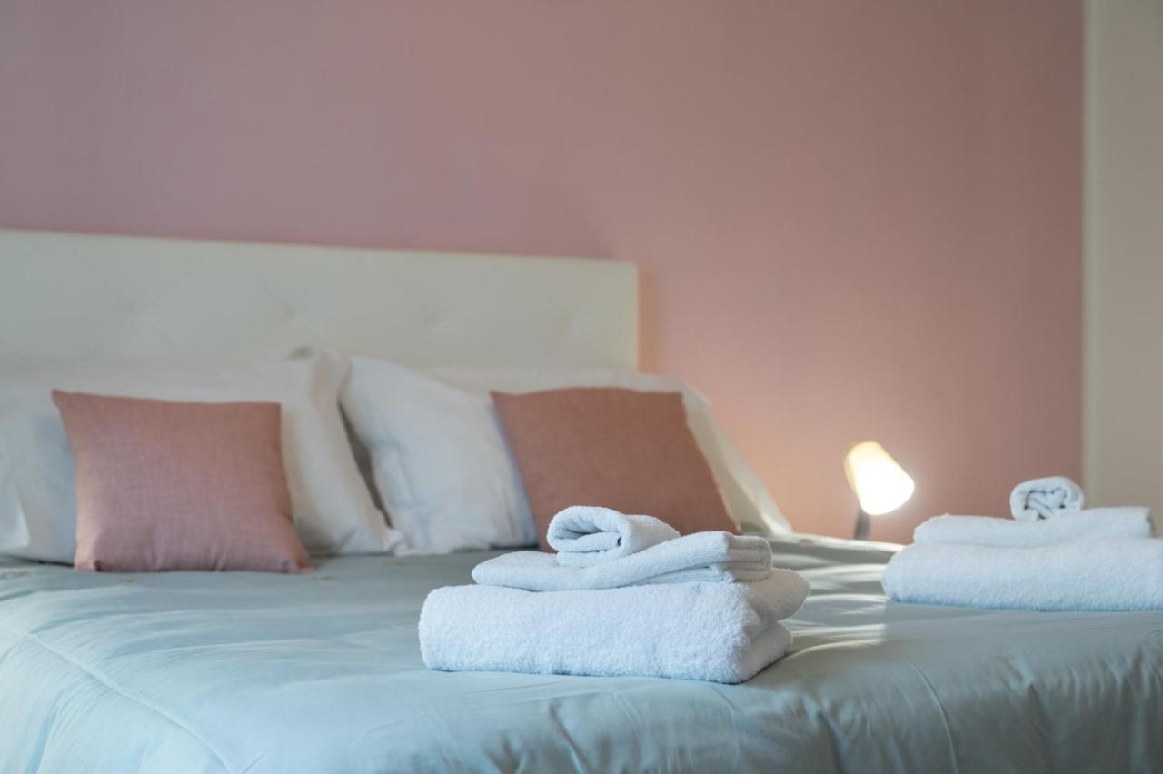 La Verde Rosa - Casa Vacanze A Due Passi Dal Lago Marta Buitenkant foto