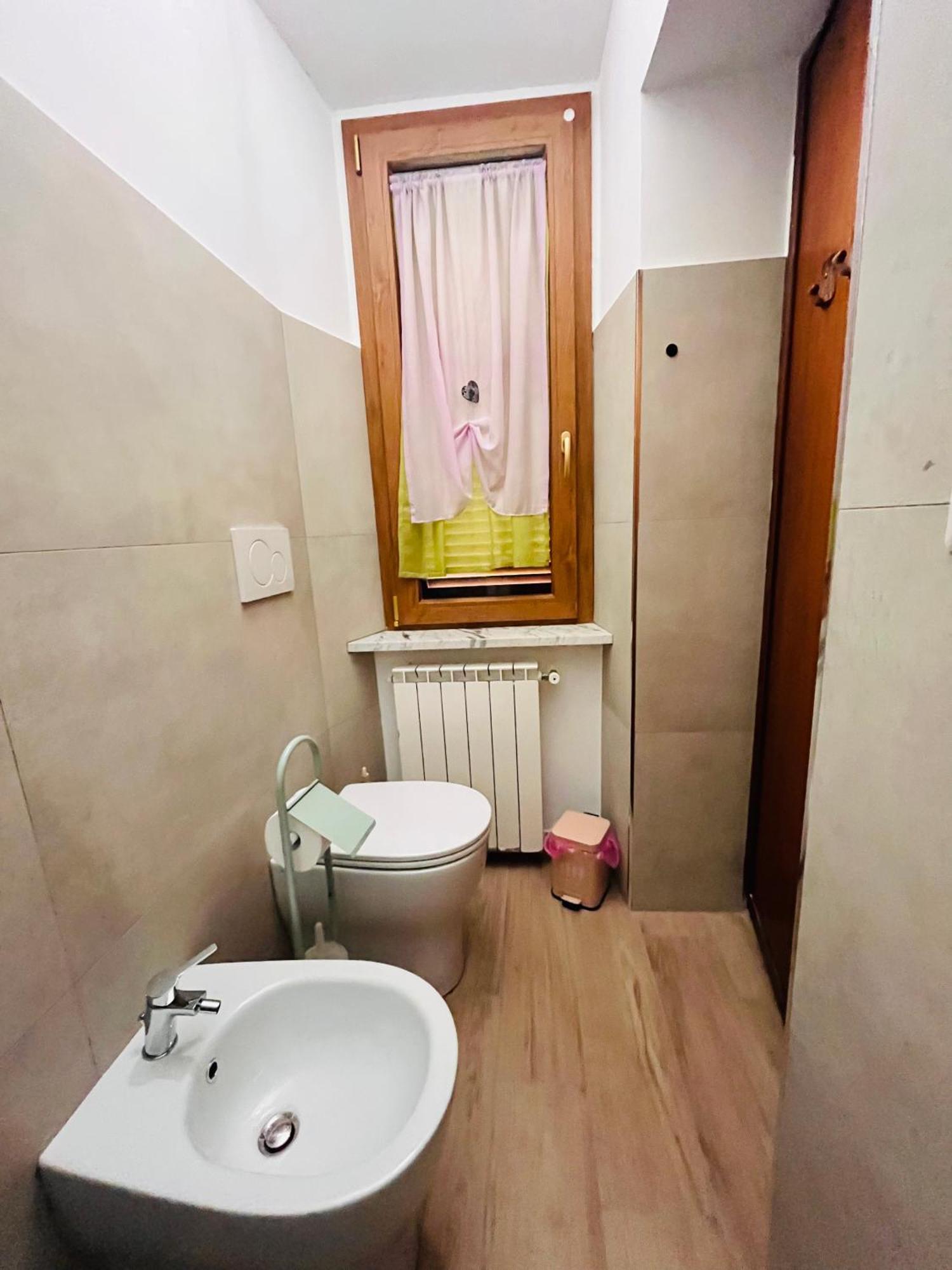 La Verde Rosa - Casa Vacanze A Due Passi Dal Lago Marta Buitenkant foto